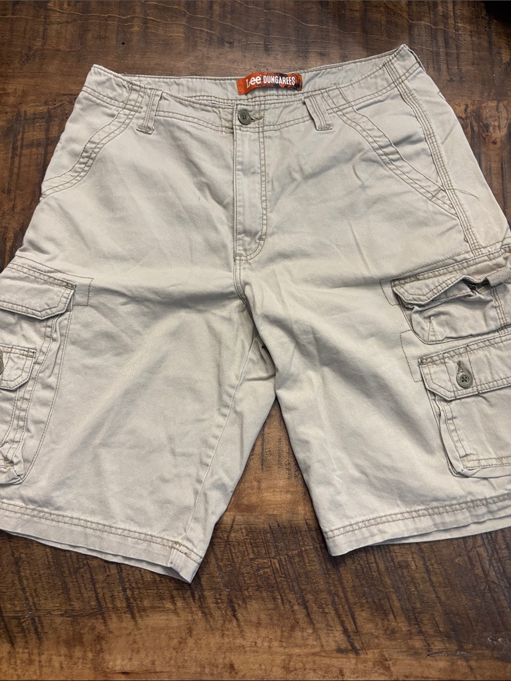 Lee Men's Light Khaki Cargo Shorts with Utility Pockets